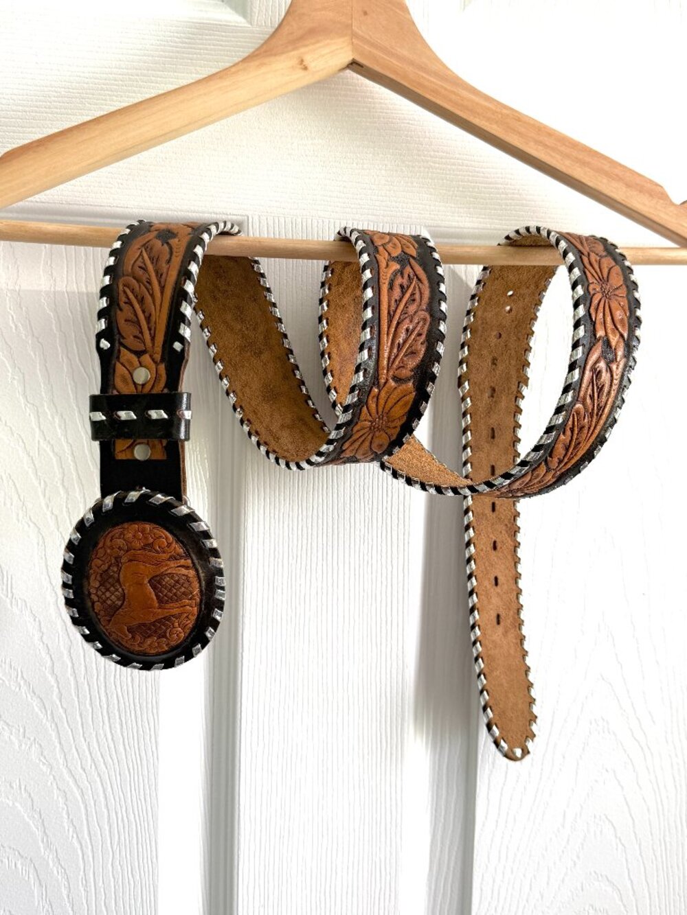 Vintage Chambers Hand Tooled Leather Western Belt Buckstitch Horse Buckle Sz 44